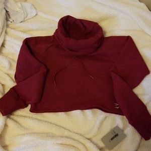 Gymshark Slouch Crop Top Beet colored!